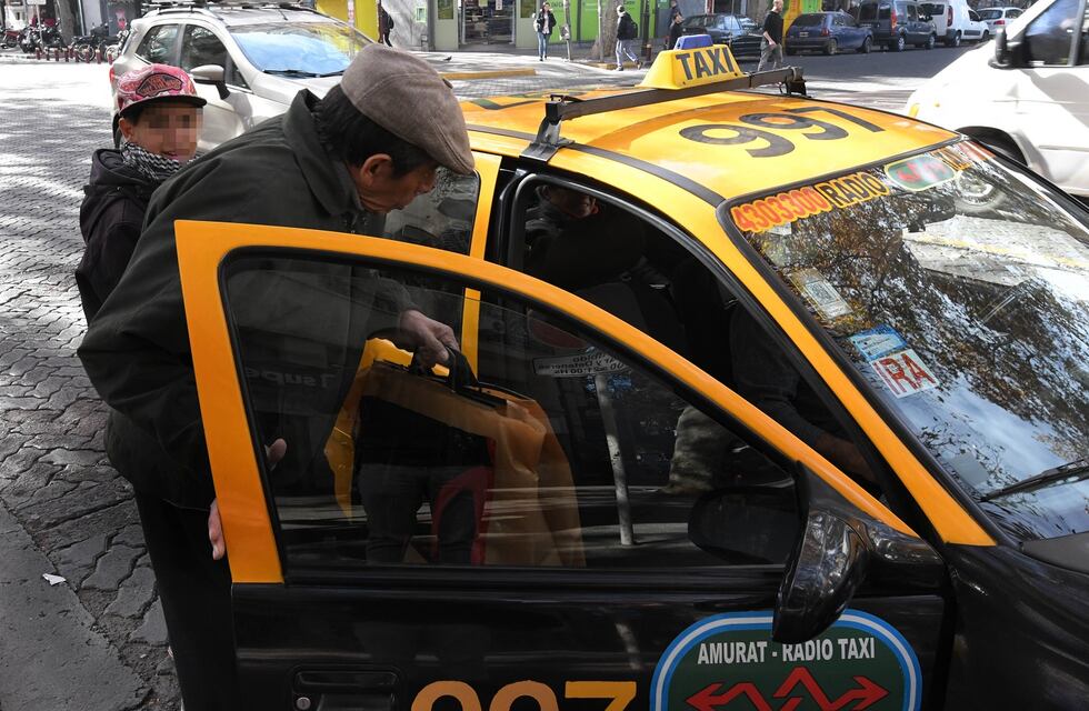 Se hizo pasar por un pasajero y asaltó al taxista