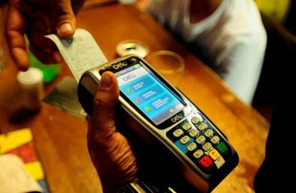 Se recuerda a la comunidad la prohibición de recargos por pagos con tarjetas
