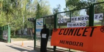 La sede del Conicet Mendoza fue tomada