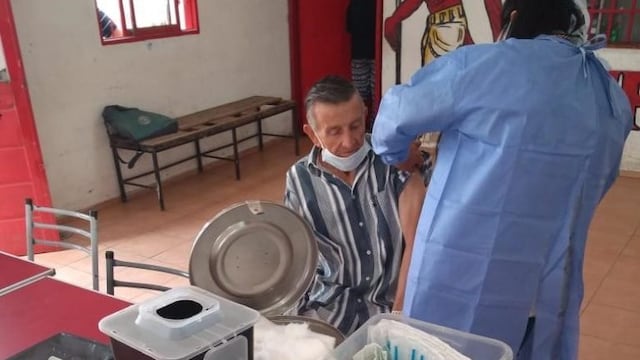 vacunación a adultos mayores