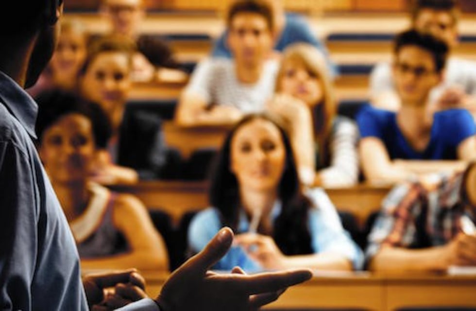 Anuncian becas para estudiantes fueguinos en la universidad de Magallanes