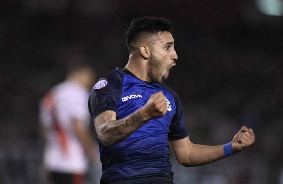 Del goleador Bustos: "Nos llevamos un triunfo muy grande"