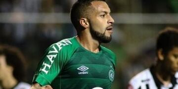 Héctor Tito Canteros podría recalar en Newell's\u002E (Archivo)