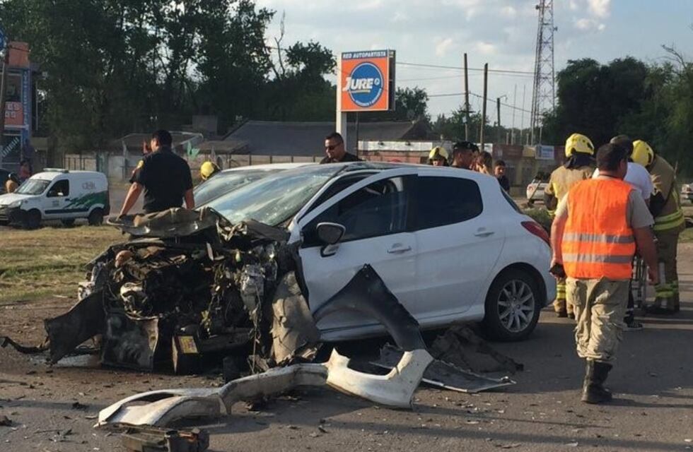 Choque frontal en Roldán: helicóptero sanitario debió trasladar a una de las víctimas