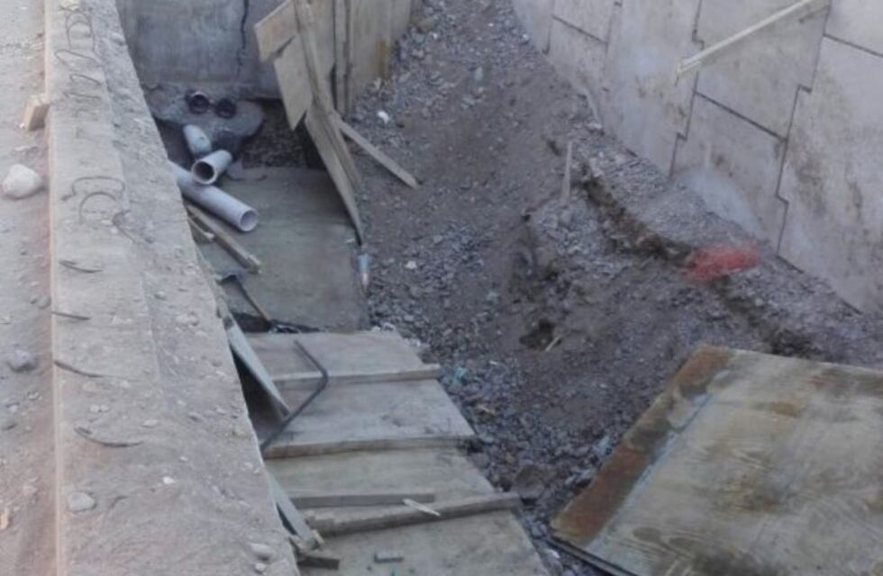 Dos obreros quedaron atrapados en el derrumbe de una obra en construcción