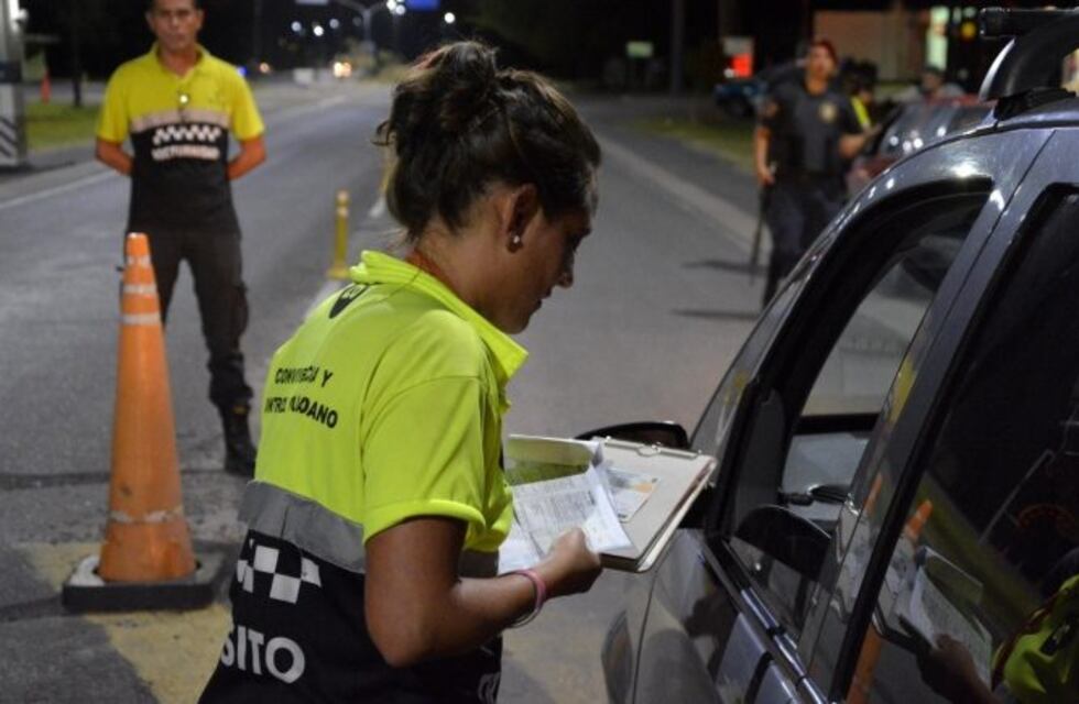Impulsan una ordenanza para cambiar multas de tránsito por trabajo comunitario en La Plata