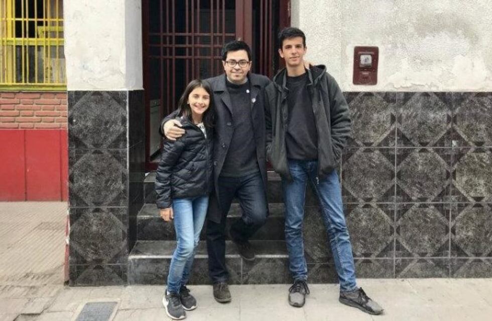 El vicealcalde de Barcelona visitó la casa de sus padres en Tucumán