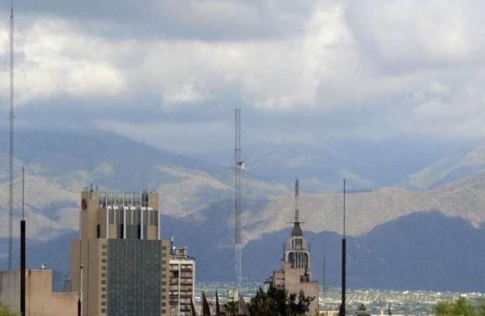 Sube la temperatura, pero la lluvia seguirá toda la semana