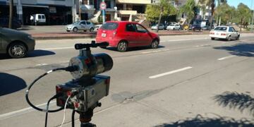 Comenzaron los controles de velocidad en avenidas cordobesas\u002E