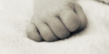 Pequeña de tres meses falleció en San Juan y Fiscalía investiga su deceso. Imagen ilustrativa.