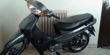 Robo de moto en calle Larrea