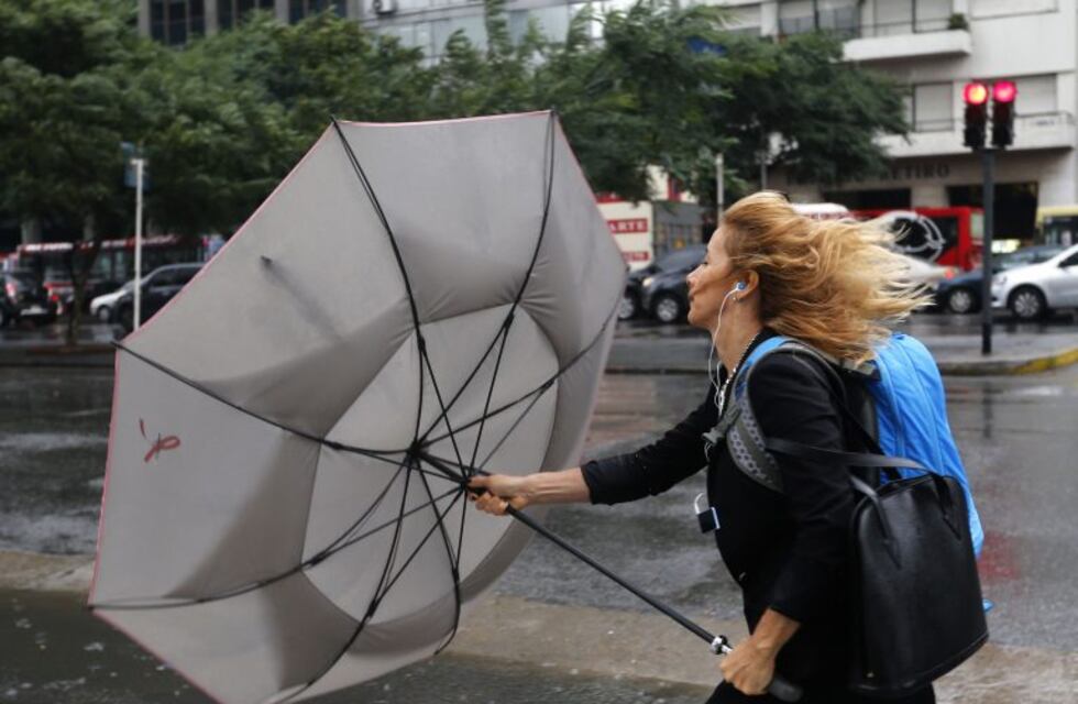 Alerta por fuertes vientos en la ciudad y provincia de Buenos Aires y el centro del país