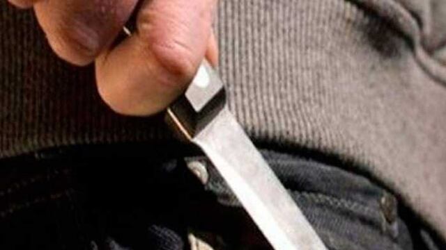 El agresor tomó un cuchillo y le genero una herida bajo la axila
