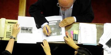 La foto trucha que quiso instalar el kirchnerismo sobre los incidentes en el Congreso\u002E