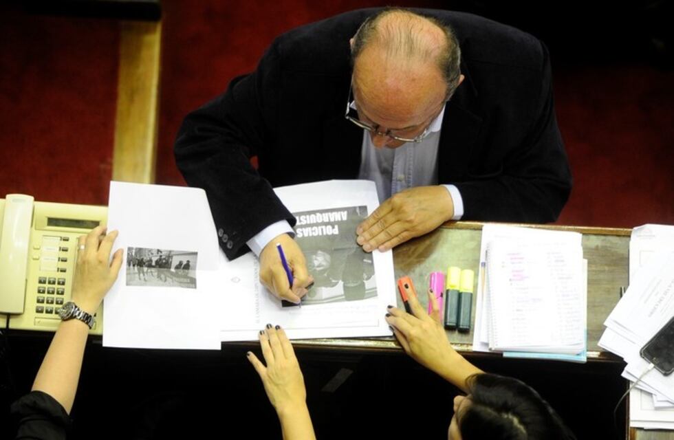 La foto "trucha" que quiso instalar el kirchnerismo sobre los incidentes en el Congreso