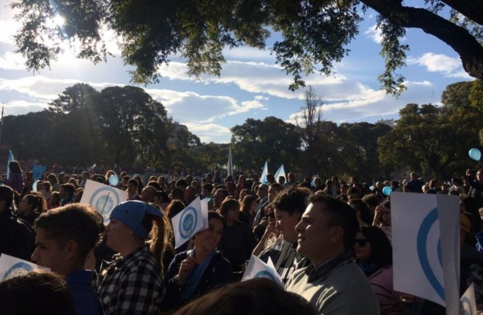 Miles de mendocinos se manifestaron "Por las dos vidas"