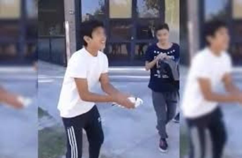 Espeluznante: chicos sanjuaninos se graban maltratando a una paloma