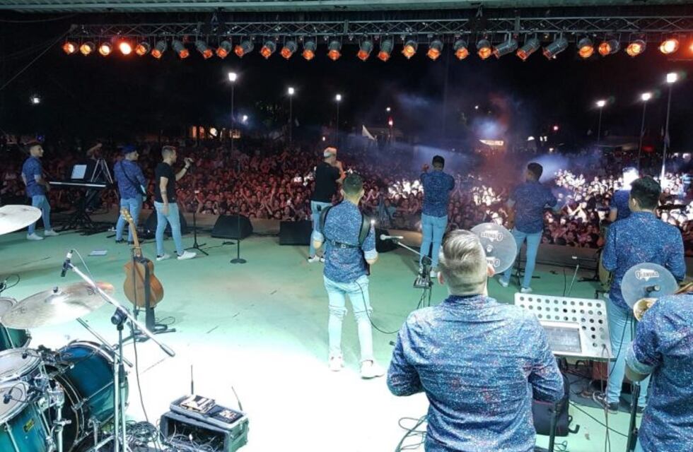 Ante una verdadera multitud, Luque vivió la segunda jornada de su Fiesta Piemontesa