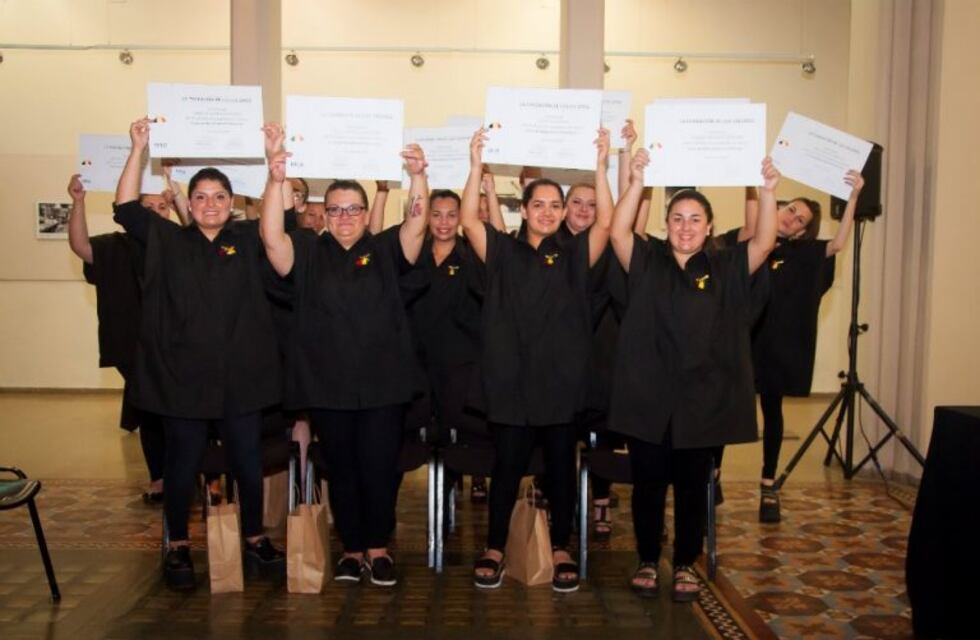 Les enseñaron un oficio y les dieron herramientas de trabajo a mujeres vulnerables