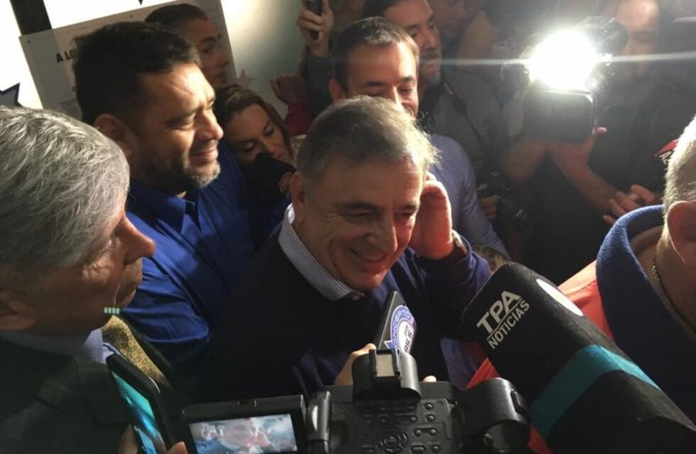 Votó Negri: "La campaña ha estado tapada de anestesia, reinó el silencio"