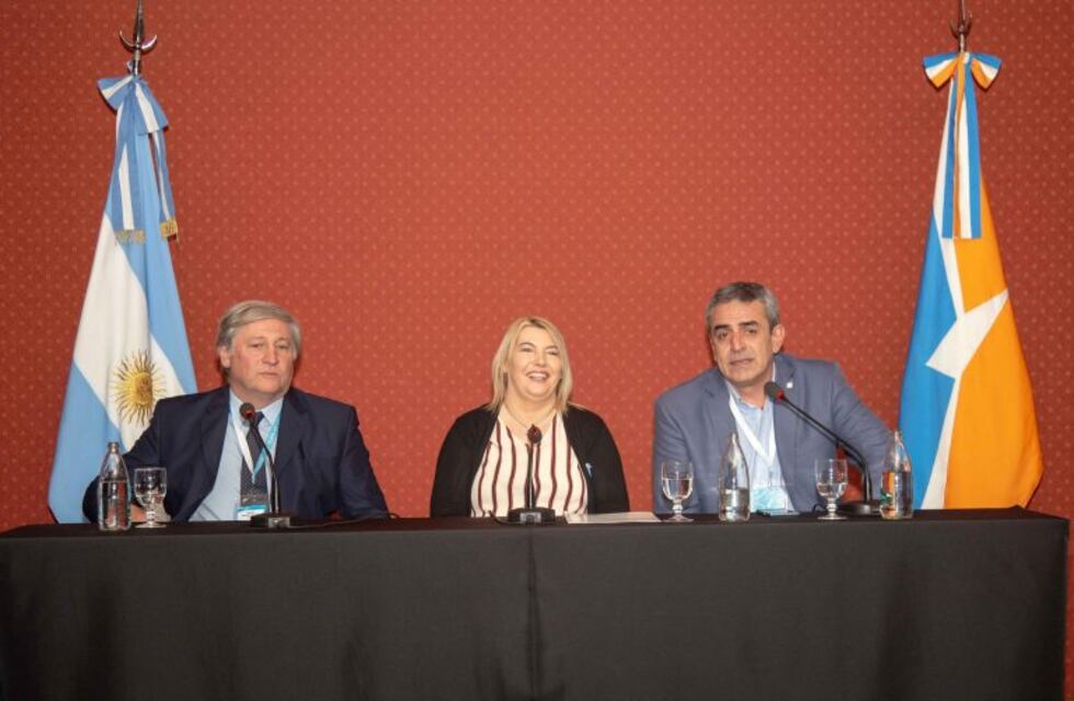 Con el Laboratorio del Fin del Mundo mejoramos el acceso a la salud pública y ampliamos nuestra matriz productiva destacó Bertone