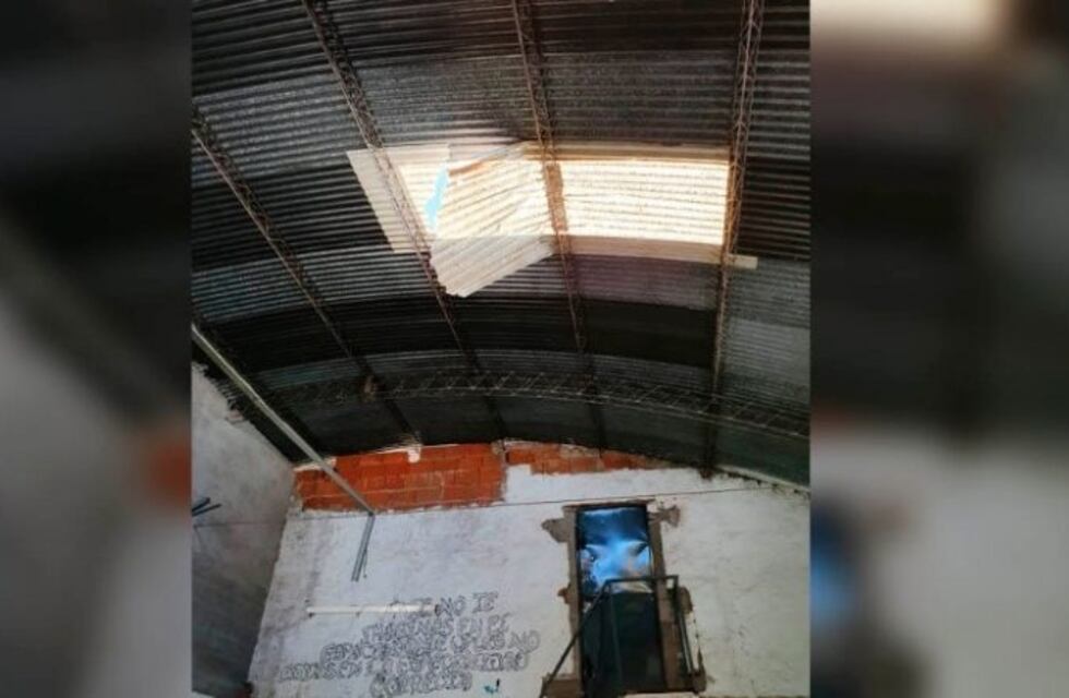 Joven de 17 años en grave estado tras caer del techo de un colegio en Vicuña Mackenna