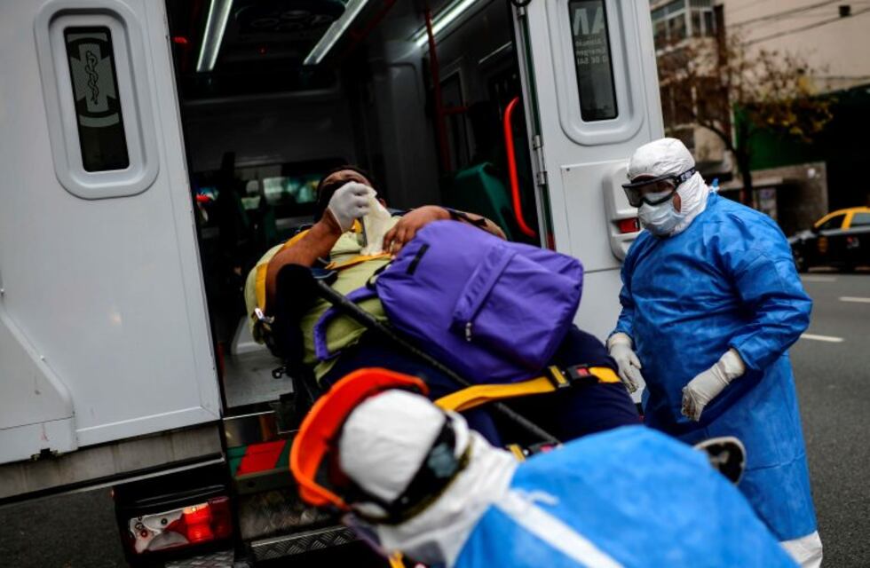 Coronavirus: ante el aumento de casos en la Provincia, advierten que "se pueden terminar las camas de terapia en 30 o 40 días"