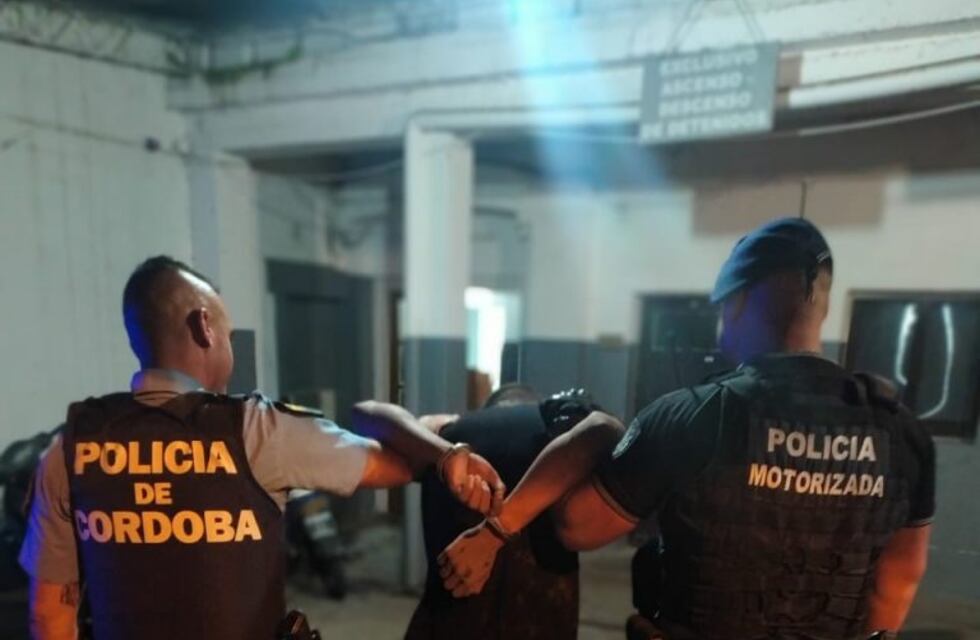 Alta Gracia: golpeó a su pareja, la amenazó de muerte y se escondió en un gallinero