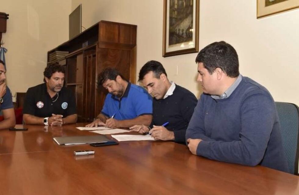 El municipio firmó un acuerdo con trabajadores guardavidas