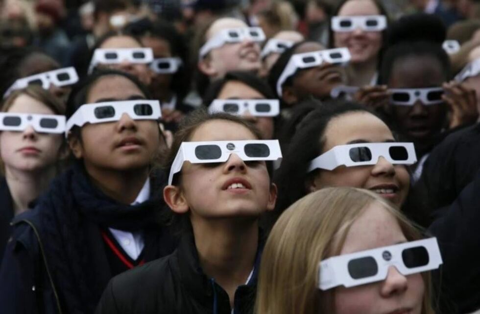 Expertos del Central dan precauciones para mirara el eclipse desde Mendoza