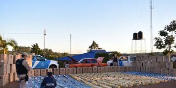 Prefectura secuestro cigarrillos en Puerto Piray