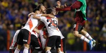 JJPANA6599\u002E BUENOS AIRES (ARGENTINA), 22/10/2019\u002E- Jugadores de River Plate celebran este martes, al final del partido de vuelta de las semifinales de la Copa Libertadores entre Boca Juniors y River Plate en el estadio La Bombonera, en Buenos Aires (Argentina)\u002E EFE/ Juan Ignacio Roncoroni