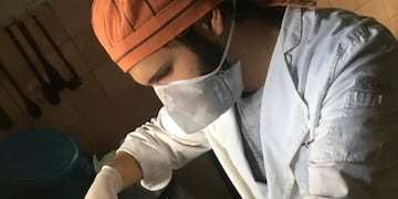 Santiago de la Cuesta cociando, Atacopampa, Salta