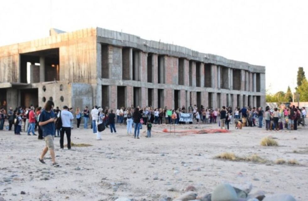Fernández anunció que terminará la obra de la Escuela de Música de San Juan