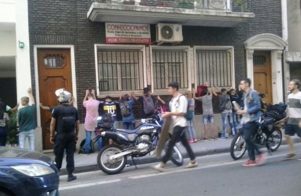 Detuvieron a una banda de adolescentes por supuestos disturbios en el centro