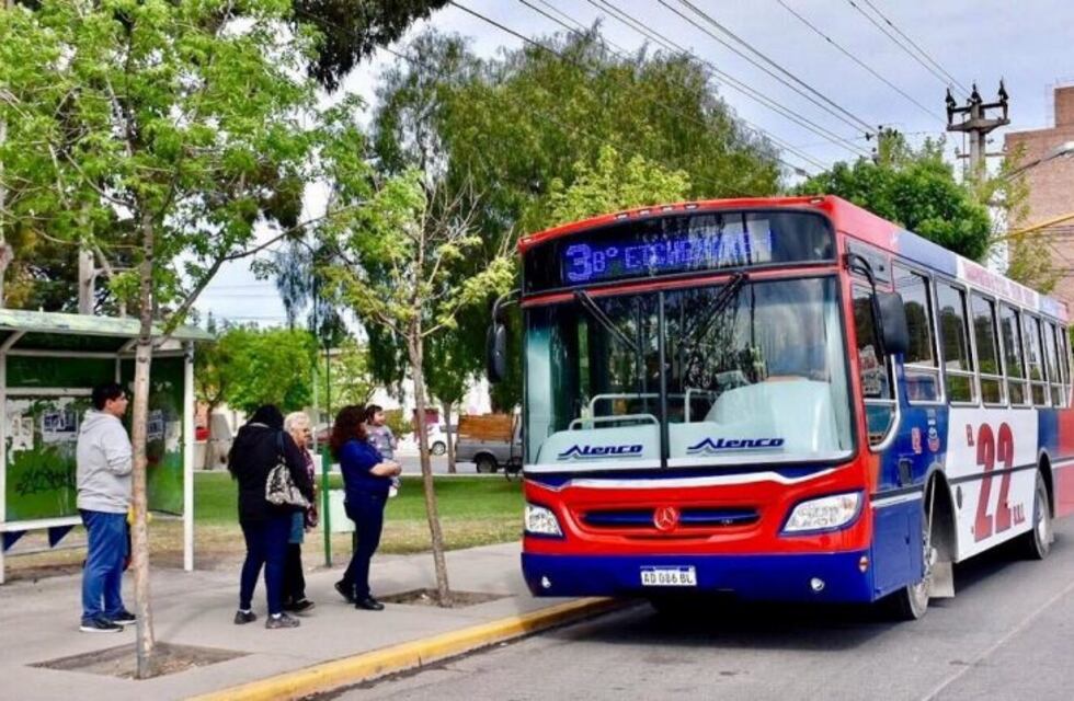 Implementan transporte público gratuito para trabajadores de la Salud