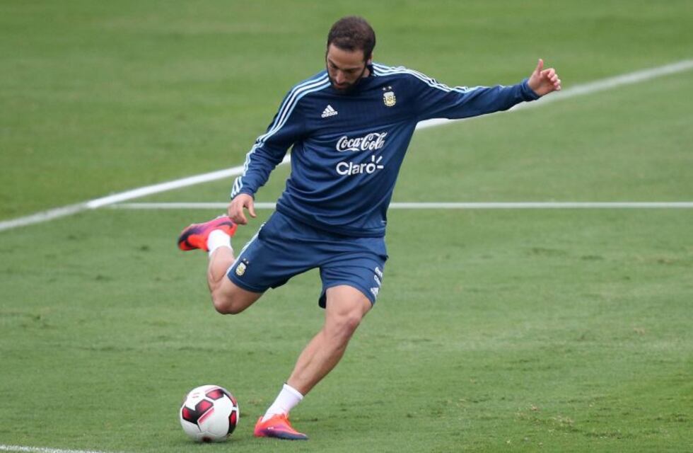 Con Higuaín de arranque, Argentina enfrentará a Perú desde las 23:15 por la TV Pública