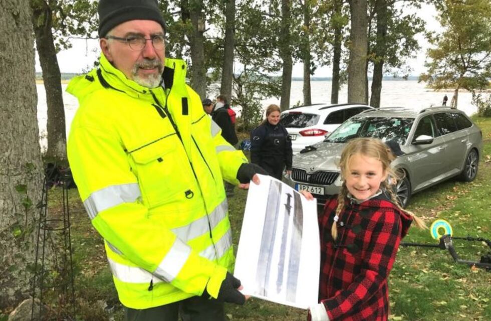 Una niña encontró una espada de 1.500 años en un lago de Suecia