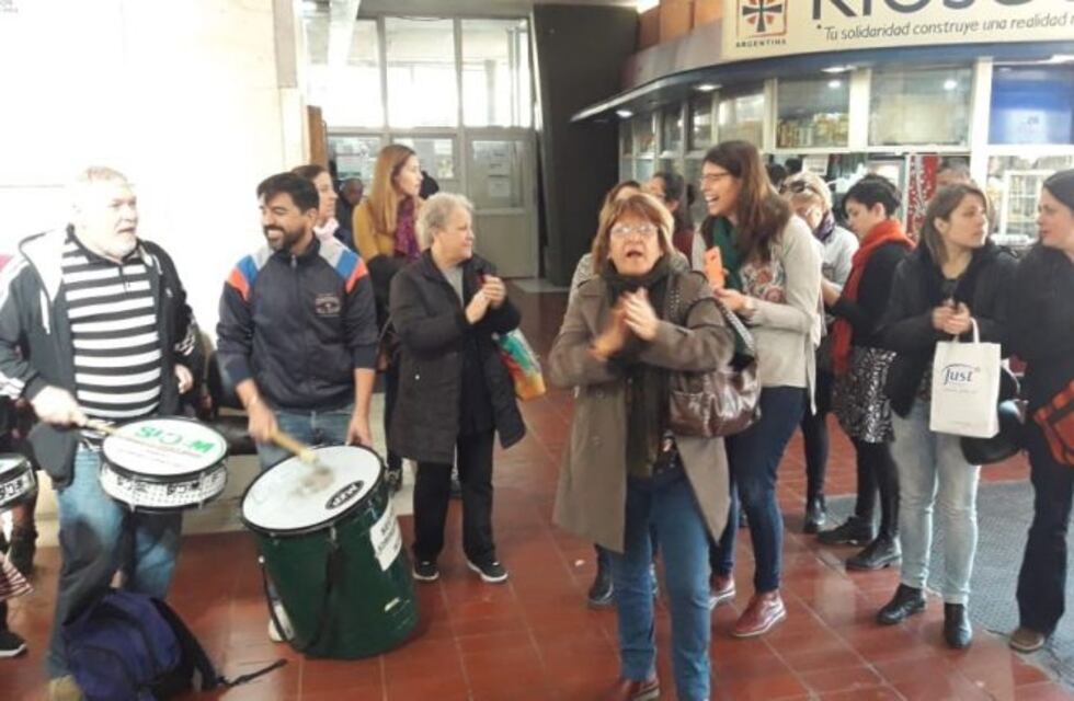 Reclamo por 12 hogares de día que no tienen servicio de raciones de comida