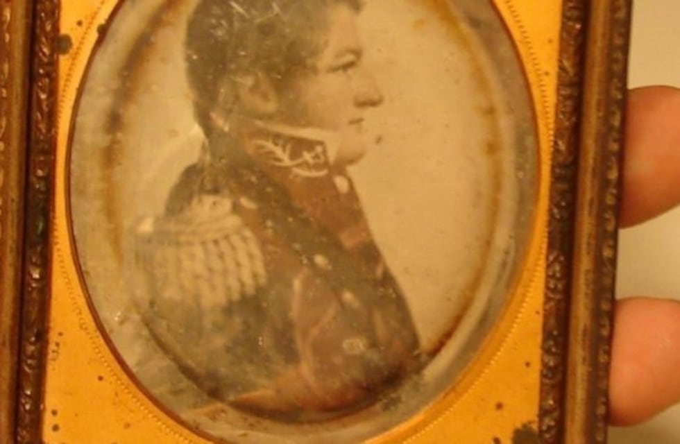 El hallazgo arqueológico que podría revelar un retrato de Rosas