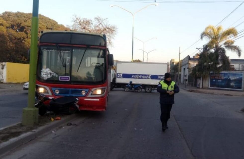 Un doble choque dejó a dos heridos en San Cayetano