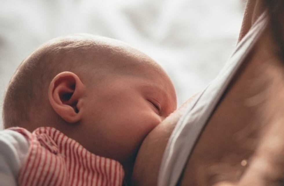 Se realizó una "teteada" para concientizar sobre la importancia que tiene la lactancia materna