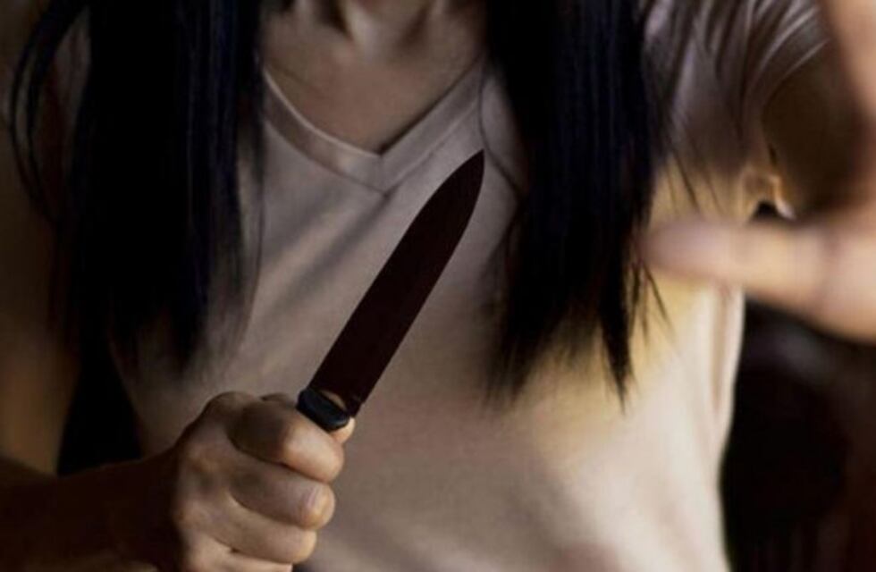 Detuvieron a una mujer por acuchillar a su expareja