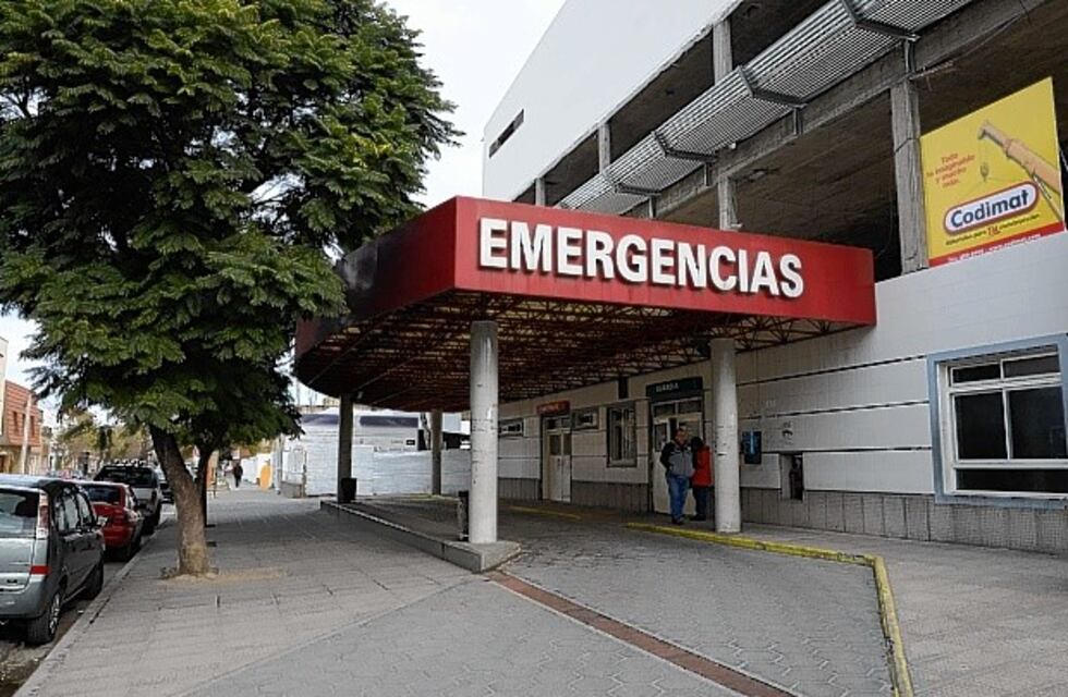 La mujer quemada por su pareja sigue en terapia intensiva y con asistencia respiratoria