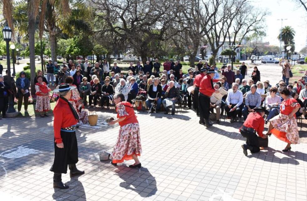 Con un acto en la Plaza 25 de Mayo, inició la semana del Jubilado en Rafaela