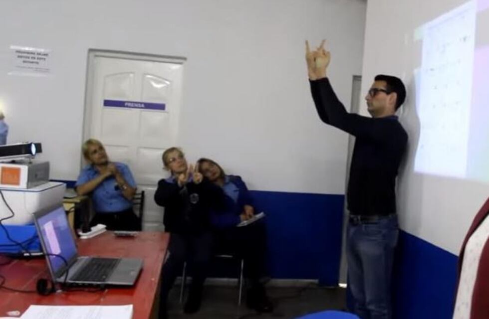 El Municipio capacita en Lengua de Señas a sus inspectores