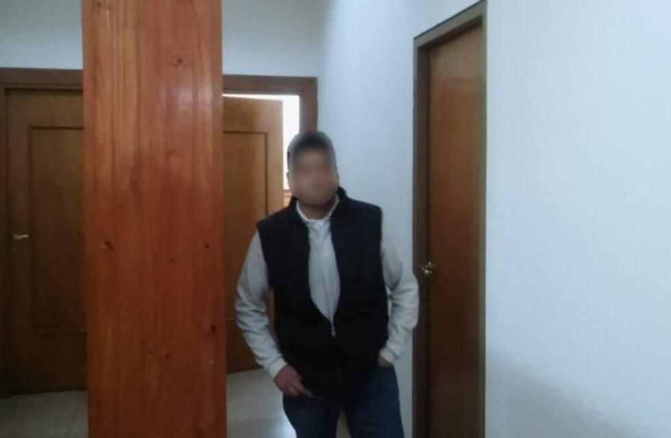 Abusó sexualmente de su hijastra y lo condenaron, pero seguirá libre