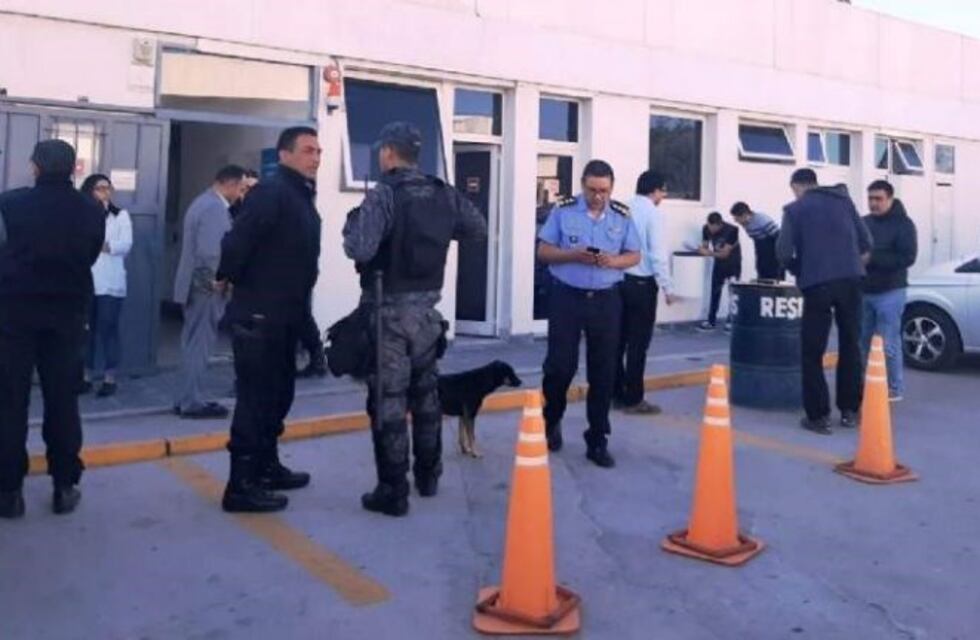 Tres Puentes: denuncian robo millonario en estación de servicio