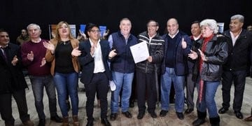 Entregaron escrituras a 200 familias de Banda del Río Salí\u002E (Twitter @OsvaldoJaldo)