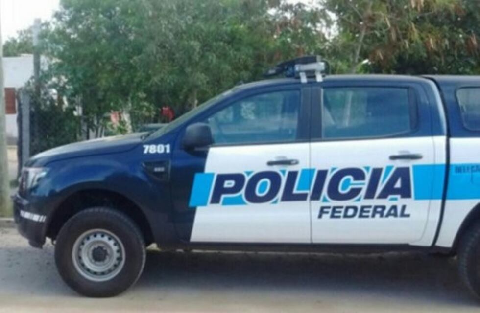 Detuvieron a un policía cuando hacía un "delivery" de droga